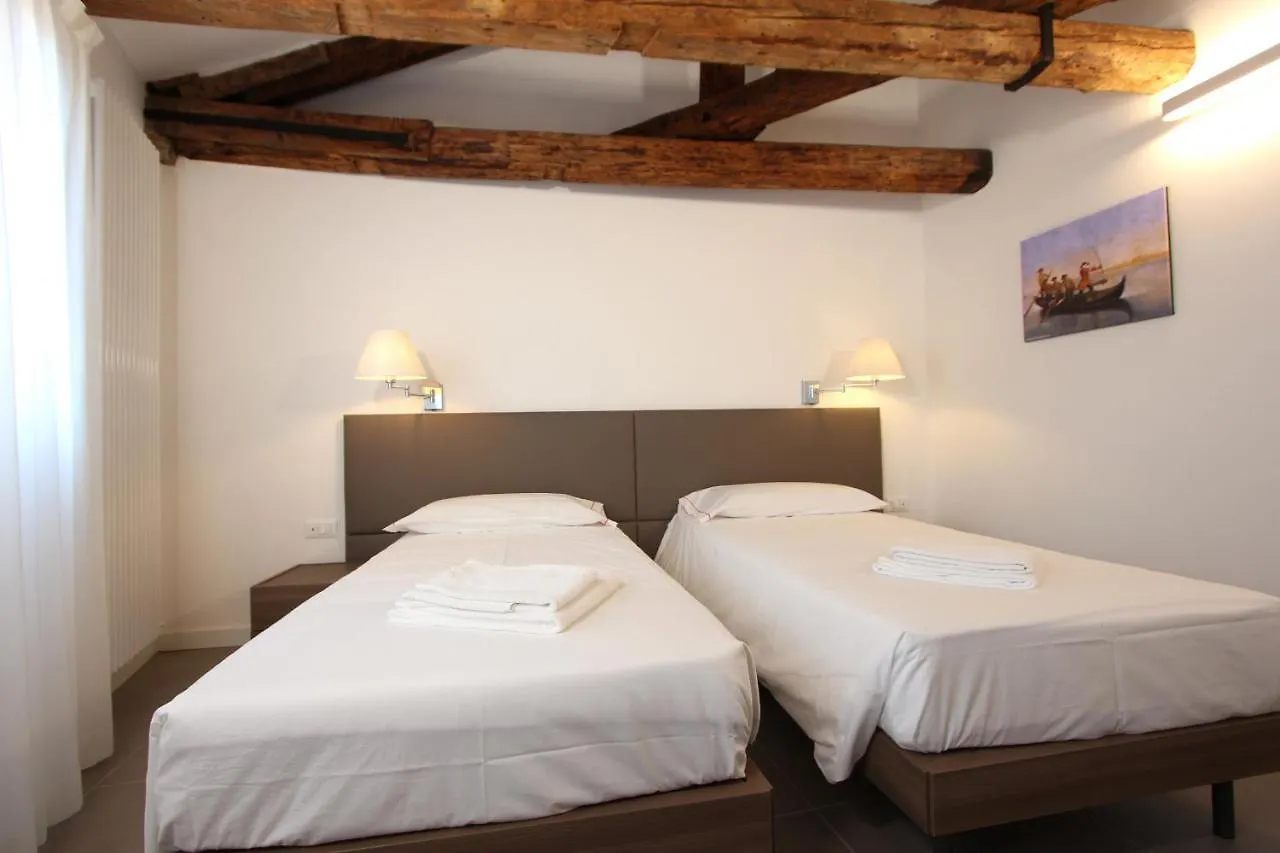 Residence Degli Artisti Venice Apartment