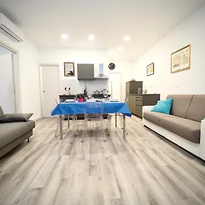 Dimora Sottoripa 24 Di Fronte All'acquario - Genovabnb It Appartement Gênes