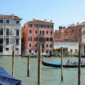 Holiday home Charming On Grand Canal, Venice
