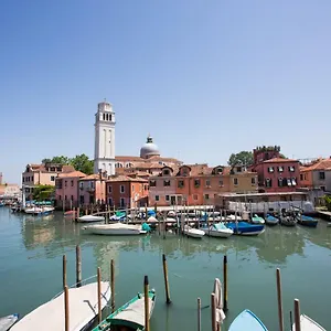 Apartment Appartament Salini Ii - Canal View, Venice