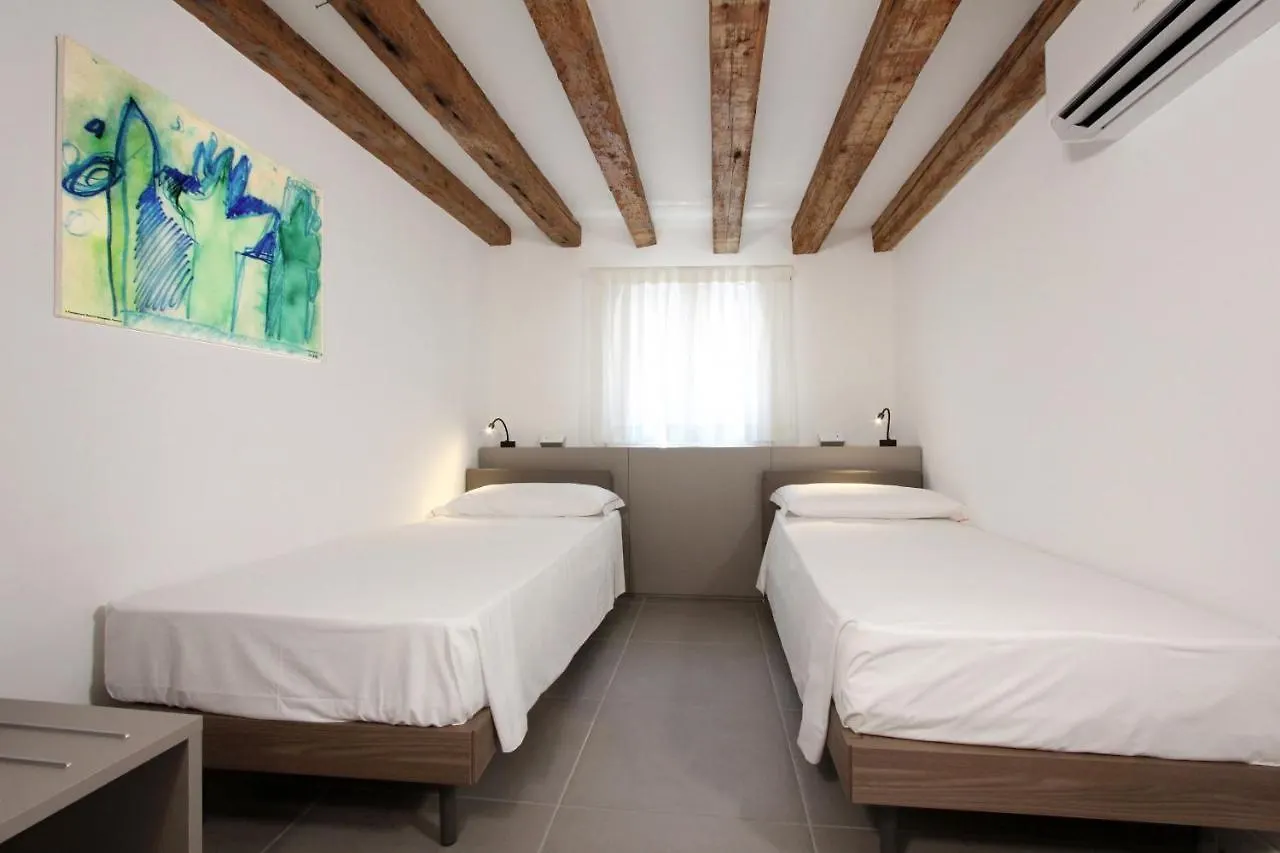 Residence Degli Artisti Venise 0*,